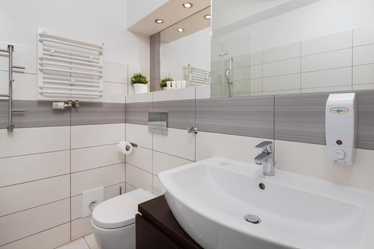 Family Apartament Mysliwska By Renters Apartment Gdansk Ngoại thất bức ảnh